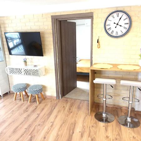 Renovated Loft Near The Center Apartment Heraklion  Bagian luar foto