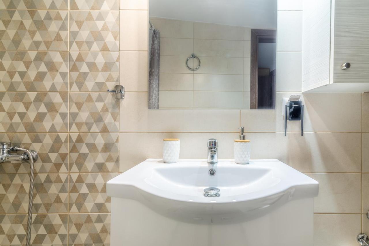 Renovated Loft Near The Center Apartment Heraklion  Bagian luar foto