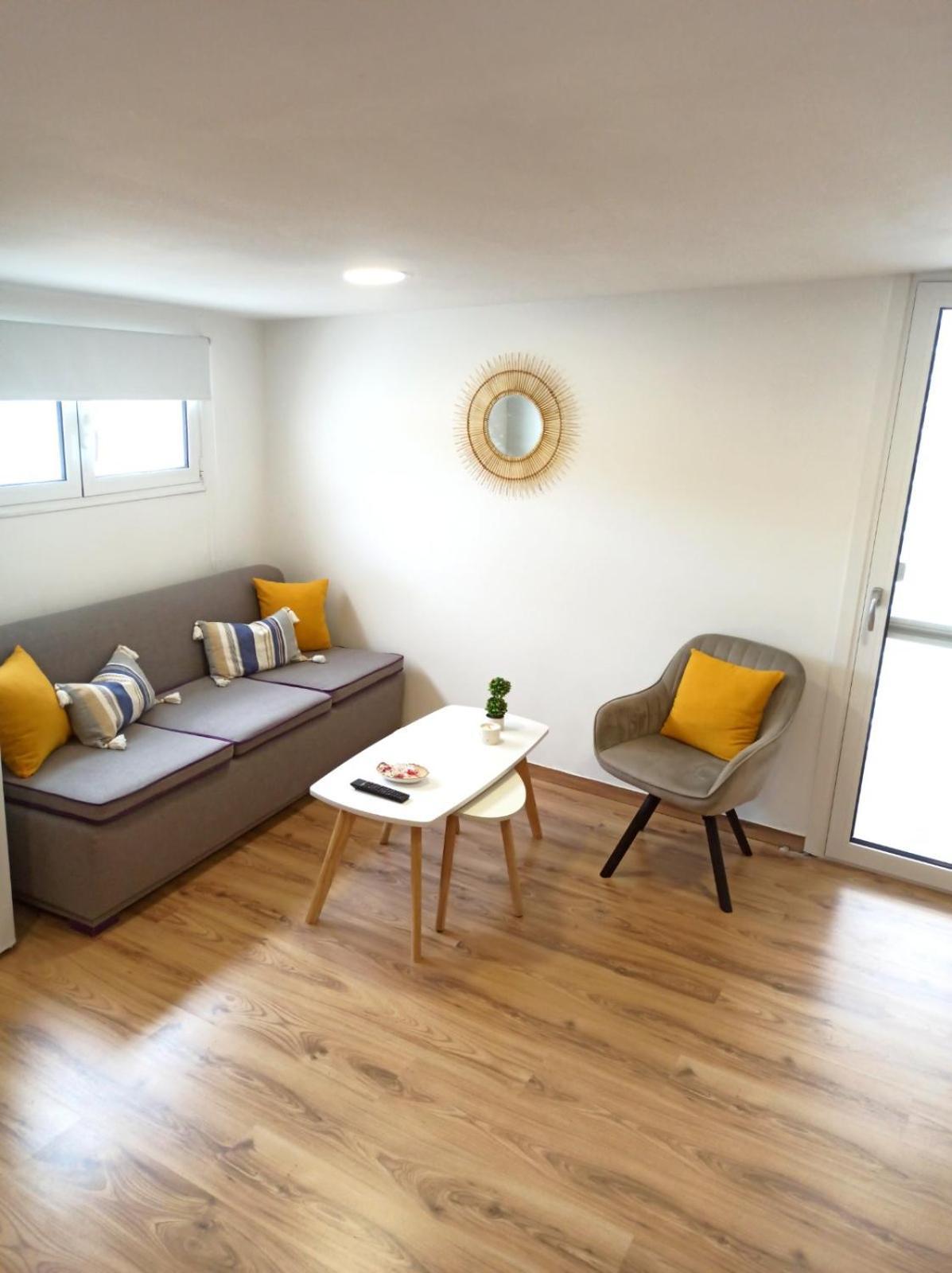 Renovated Loft Near The Center Apartment Heraklion  Bagian luar foto